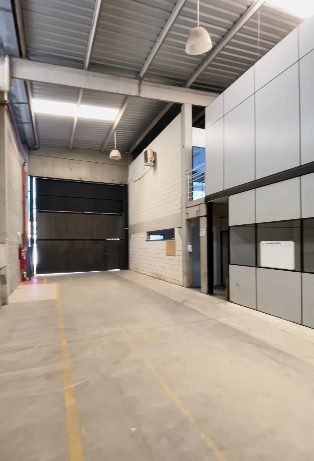 Imagem Galpão Industrial 1000m² - Próximo a Prefeitura de Sorocaba
