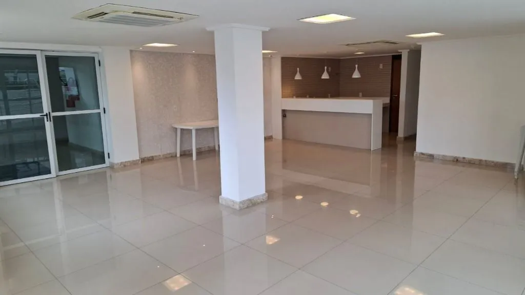 Imagem Apartamento com 3 suítes, varanda gourmet, 3 vagas soltas, lazer completo e localização privilegiada no Bessa.