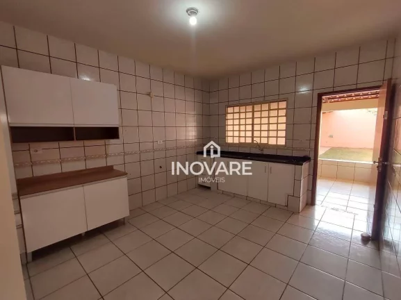 Imagem Casa com 3 dormitórios à venda, 230 m² por R$ 550.000,00 - Residencial Jardim Primavera - Itumbiara/GO