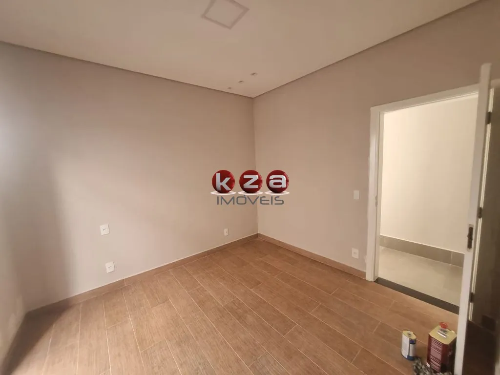 Imagem Imperdível oportunidade: Casa com piscina em condomínio à venda em Valinhos-SP, 3 suítes, 2 salas, 5 banheiros, 4 vagas, 185m².