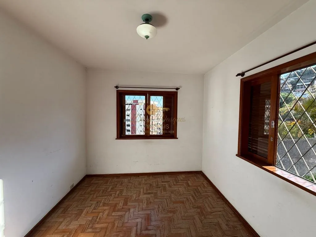 Imagem Casa para Venda em Teresópolis / RJ no bairro Várzea