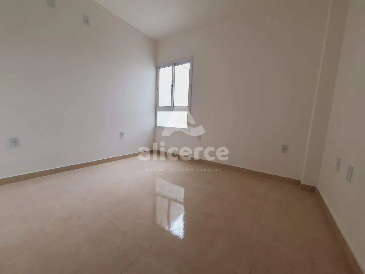 Imagem Sobrado à venda com 3 quartos 1 suíte, 105m² em Potecas São José