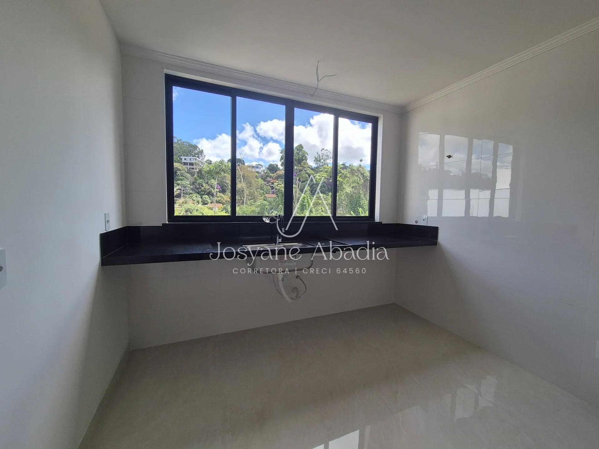 Imagem Casa Nova à Venda no Bairro Aeroporto em Juiz de Fora | 3 Quartos, Suíte e Alto Padrão