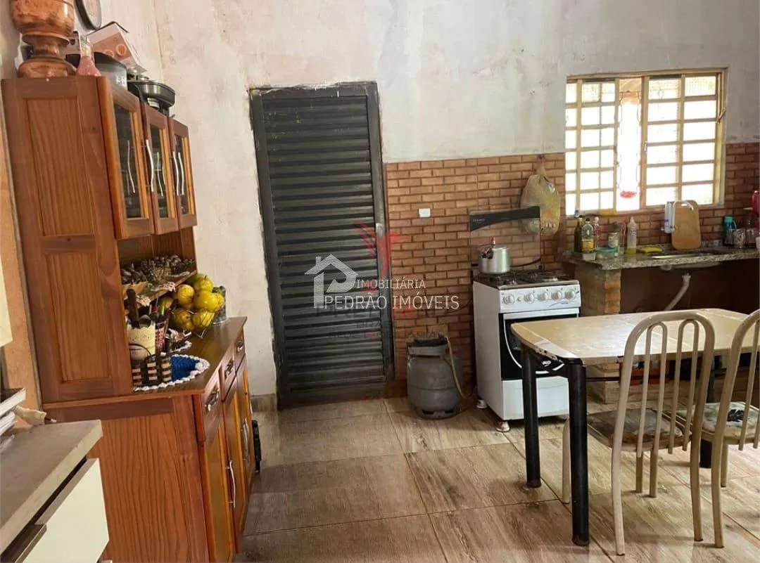 Imagem Fazenda/Sítios/Chácaras de 3 quartos, 80m² no bairro Centro, em Lençóis Paulista
