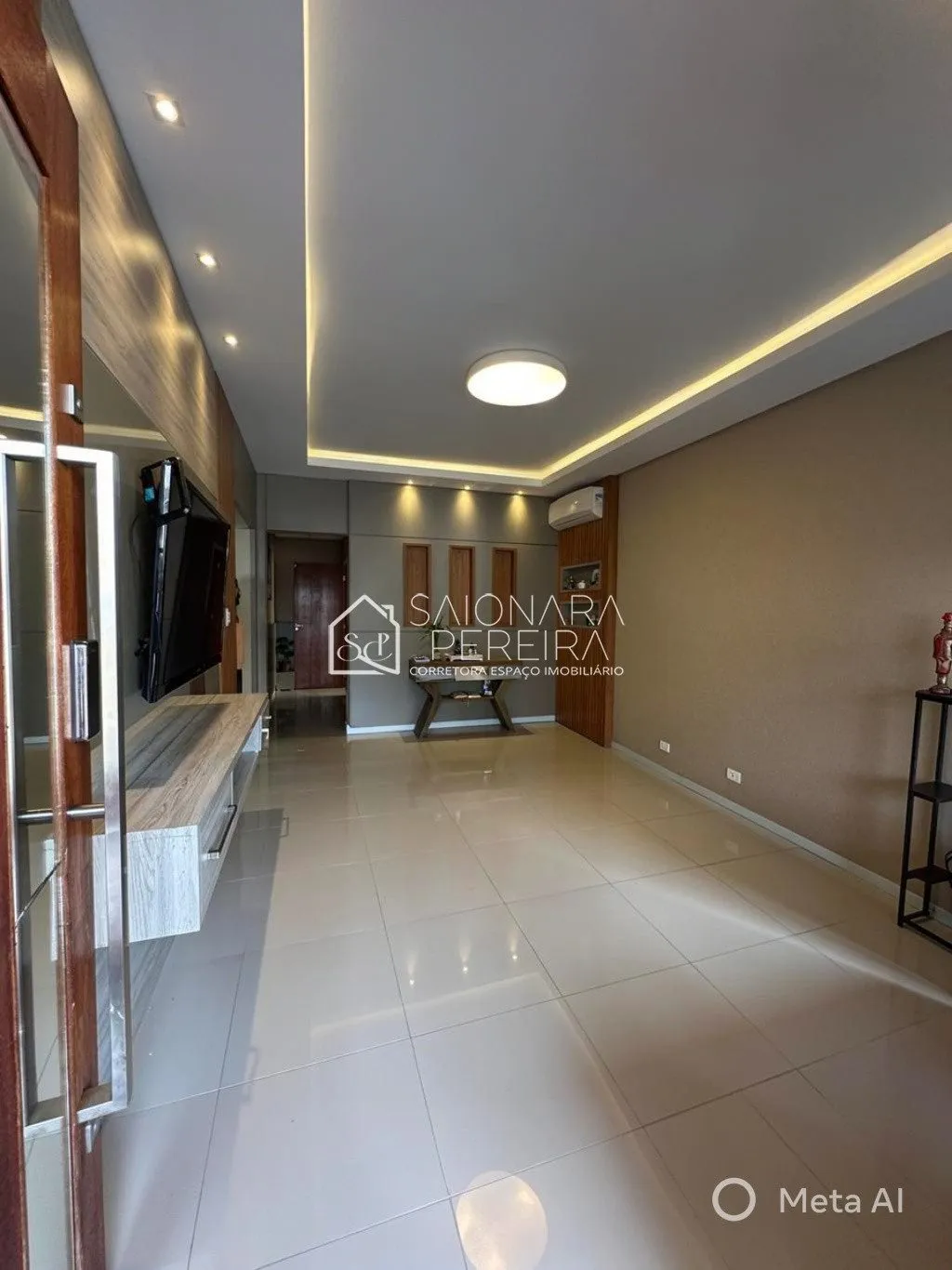 Imagem Casa Comercial de 2 Dormitórios com Suíte no Balneário, Florianópolis
