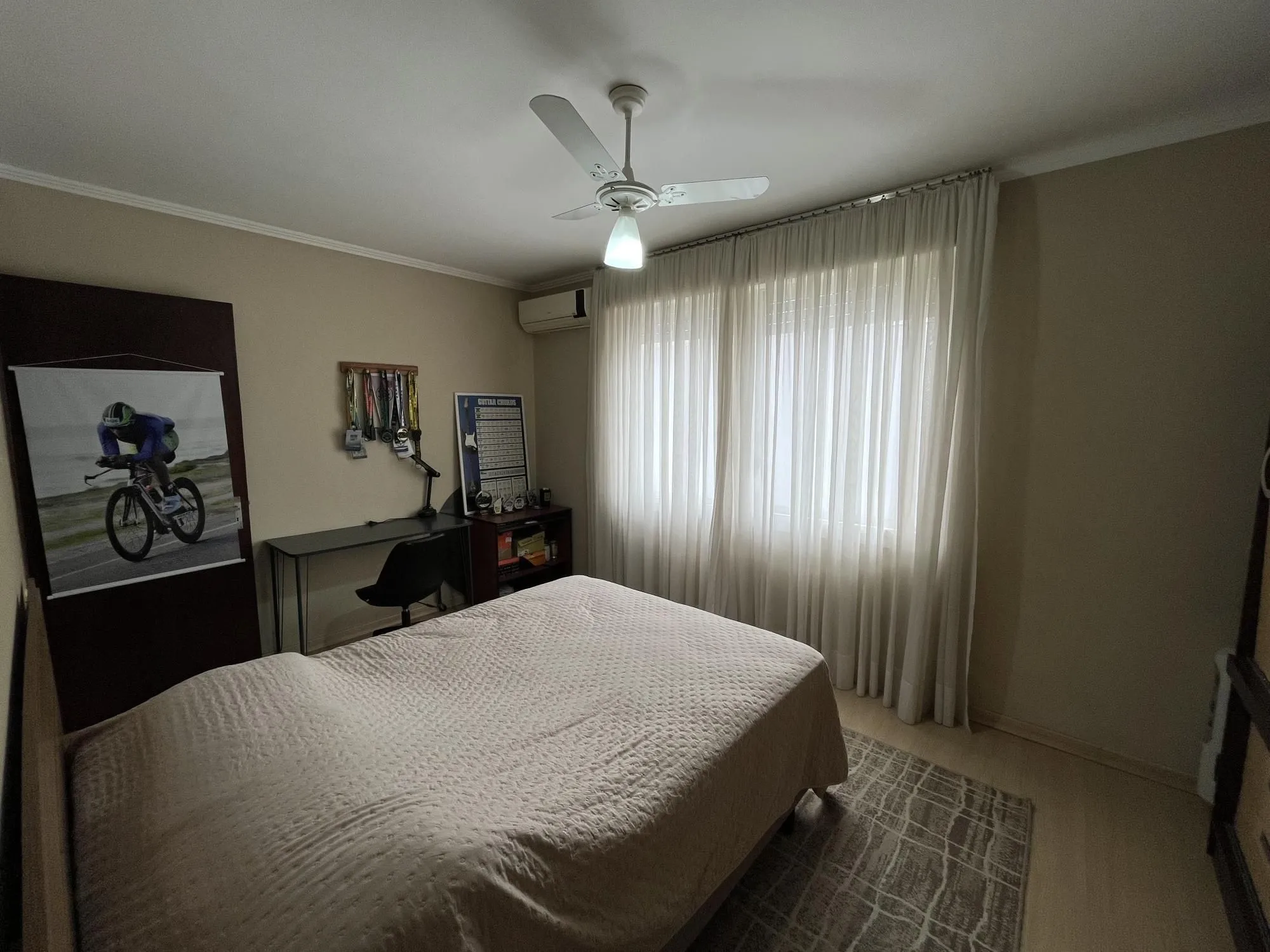 Imagem Apartamento de dois quartos com suíte no bairro Menino Deus em Porto Alegre