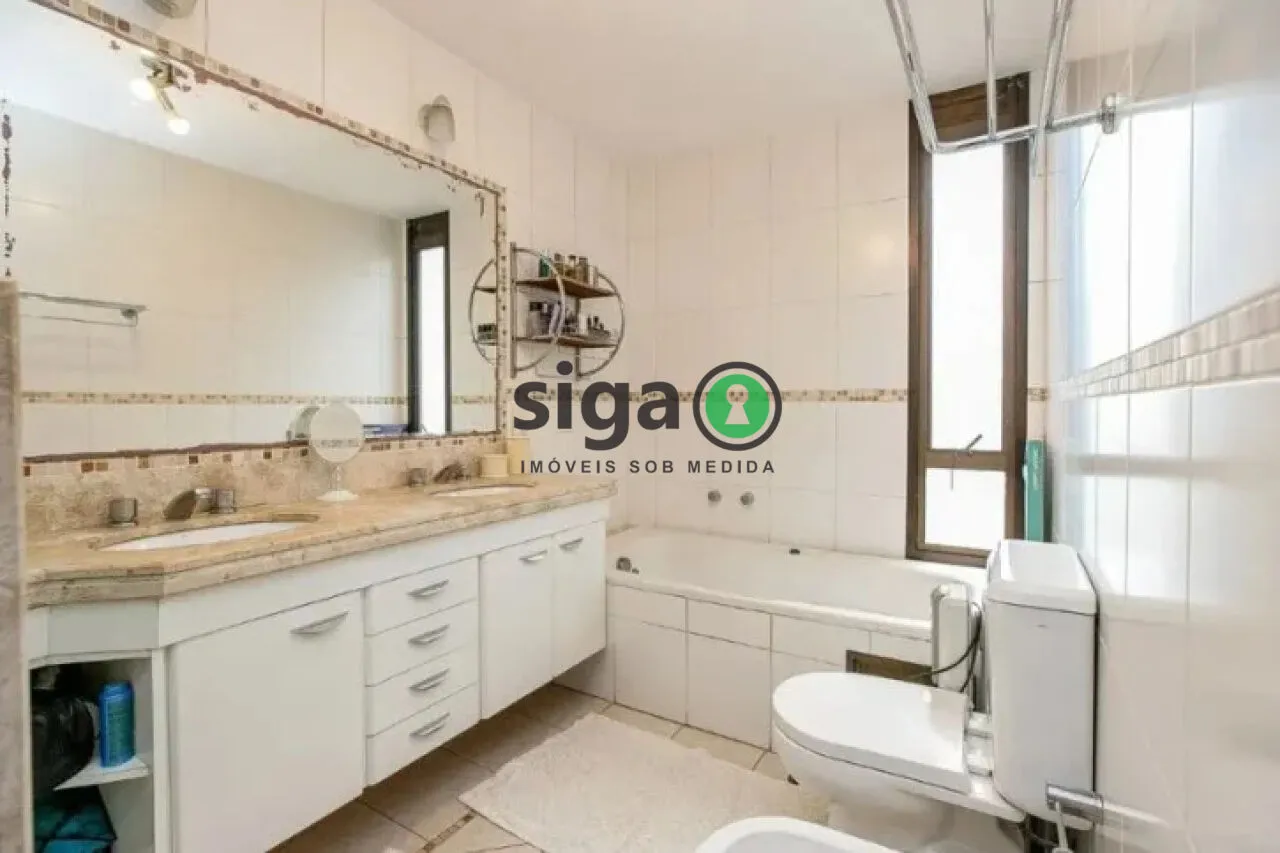Imagem Apartamento no Itaim disponível para venda ou locação, de 225 m2, 3 quartos e 2 vagas.