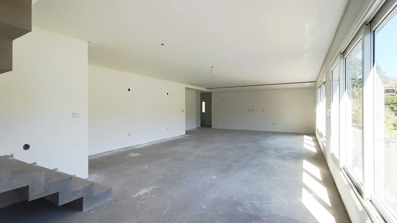 Imagem Cobertura Alto Padrão à Venda em Três Figueiras - Nunca Habitada!

434,41 m² privativos | 3 Suí...