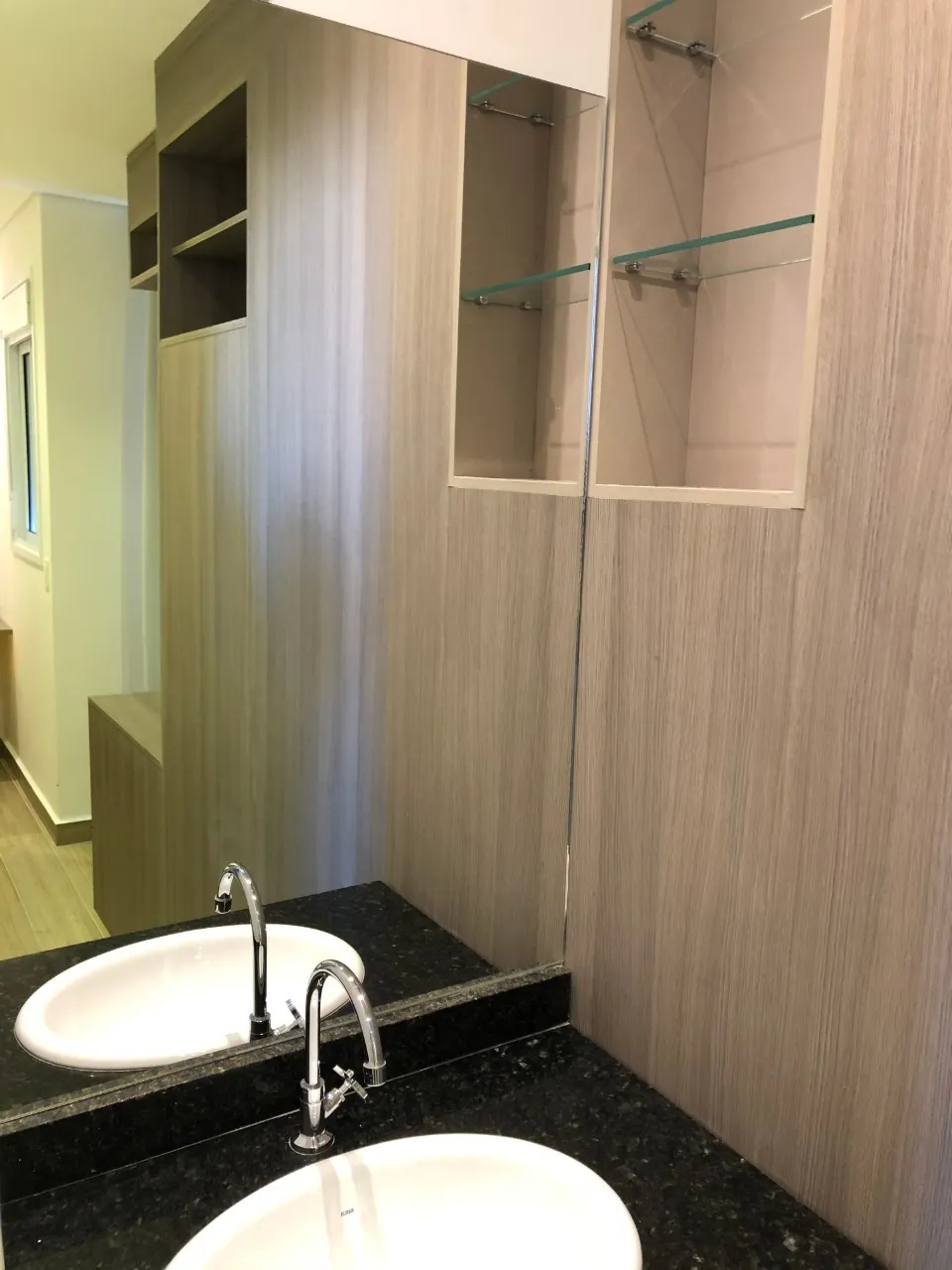 Imagem Apartamento para locação no Jardim Faculdade, Sorocaba-SP: 1 quarto, 1 suíte, 1 sala, 1 banheiro, 1 vaga de garagem, 33m² de área.