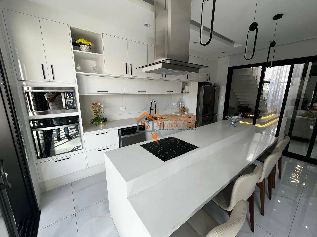 Imagem Sobrado com 4 dormitórios à venda, 210 m² por R$ 3.500.000,00 - Parque Renato Maia - Guarulhos/SP