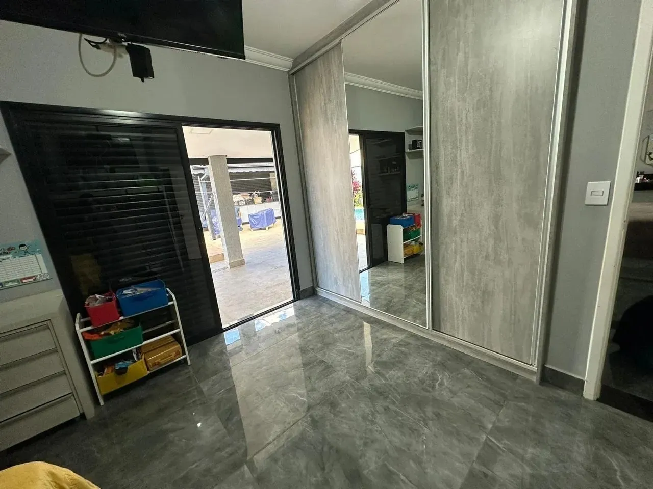 Imagem Casa Semi Mobiliada no Ibiti do Paço - 310m² Construídos, 3 Suítes e Piscina