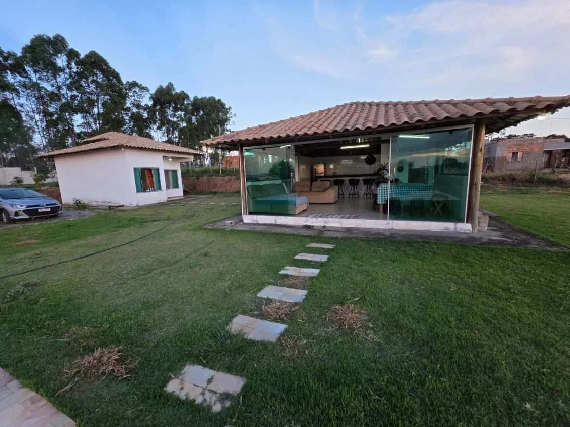 Imagem chácara belíssima a venda em Itatiaiuçu/MG , Terreno amplo com aprox. 2.500m²