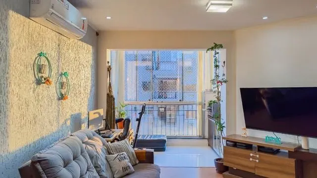 Imagem Apartamento Amplo com Suíte, Sacada Integrada e Vaga