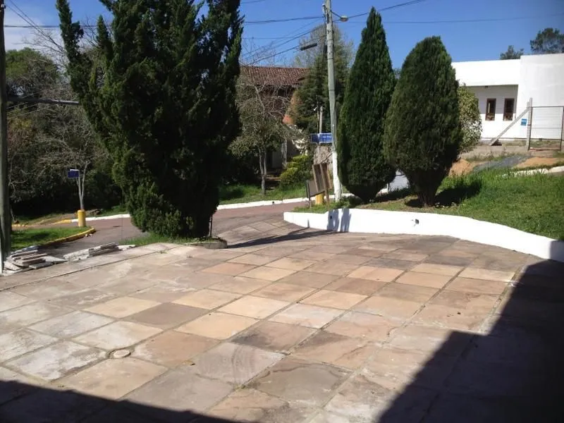 Imagem Casa à Venda no Cantegril - 3 Dormitórios com Suíte, Piscina e Espaço Gourmet