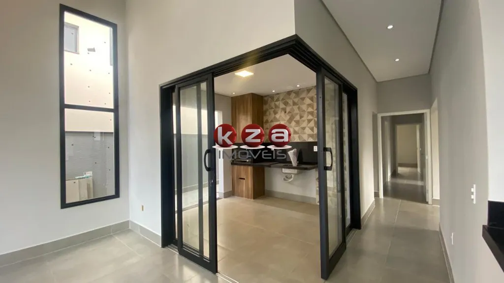 Imagem Casa de alto padrão em condomínio à venda em Valinhos-SP, bairro Pinheiro: 3 quartos, 3 suítes, 2 salas e 176,25 m² de área.