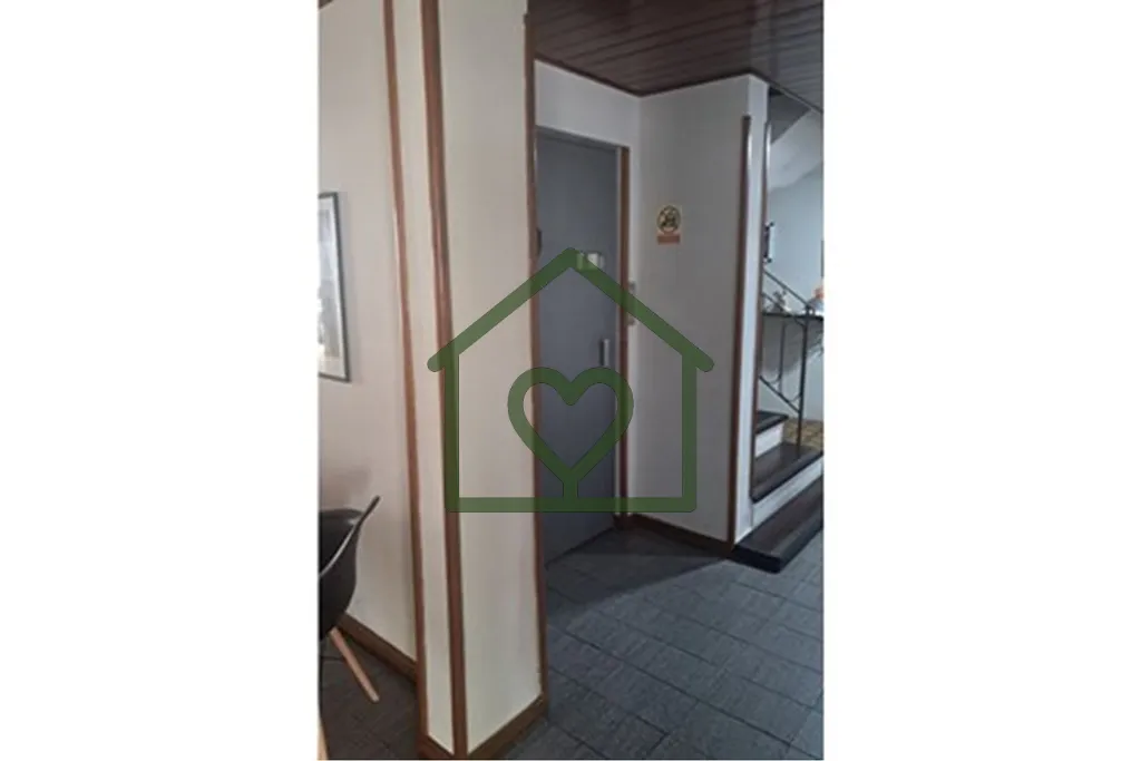 Imagem Apartamento 1 dormitório desocupado com vaga de garagem, 33m2, semi mobiliado, em prédio com eleva...