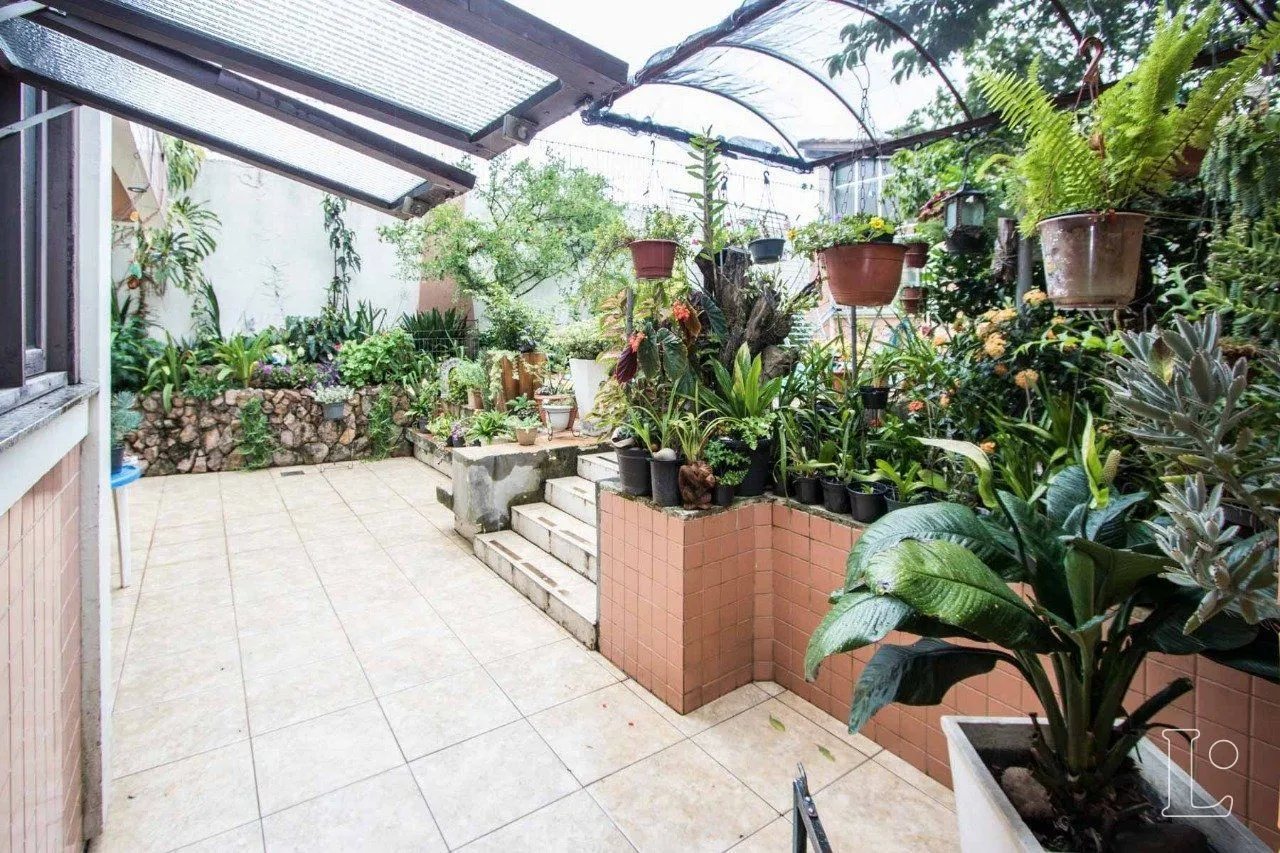 Imagem Casa para Venda - 485m², 4 dormitórios, sendo 1 suites, 3 vagas - Cristal