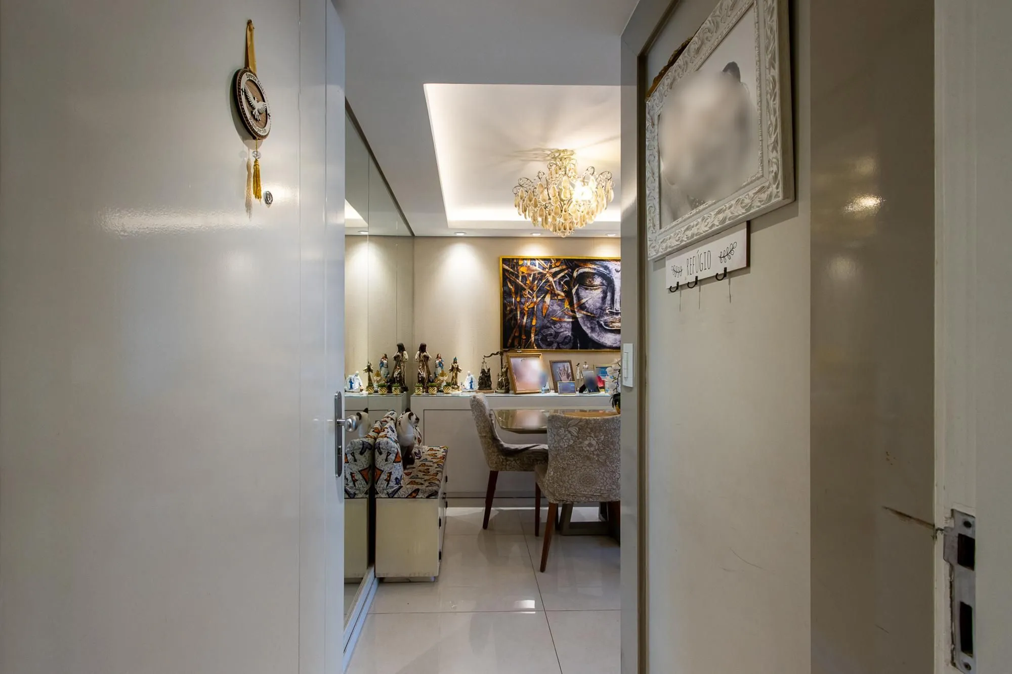 Imagem Apartamento com 2 dormitórios no bairro Cavalhada
