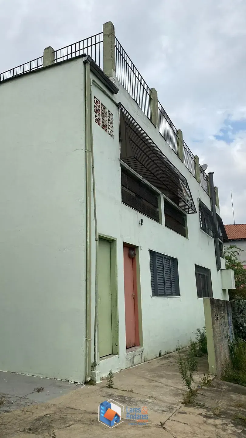 Imagem Sobrado para venda em Jardim Remo com 3 quartos, sendo 3 suítes, 239m²
