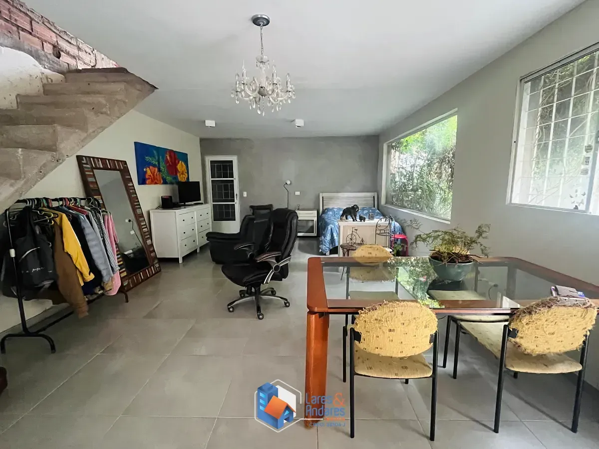 Foto do imóvel Casa para venda em Vila Clementino com 3 quartos, sendo 1 suíte, 140m² em Rua Luís Mazzarolo