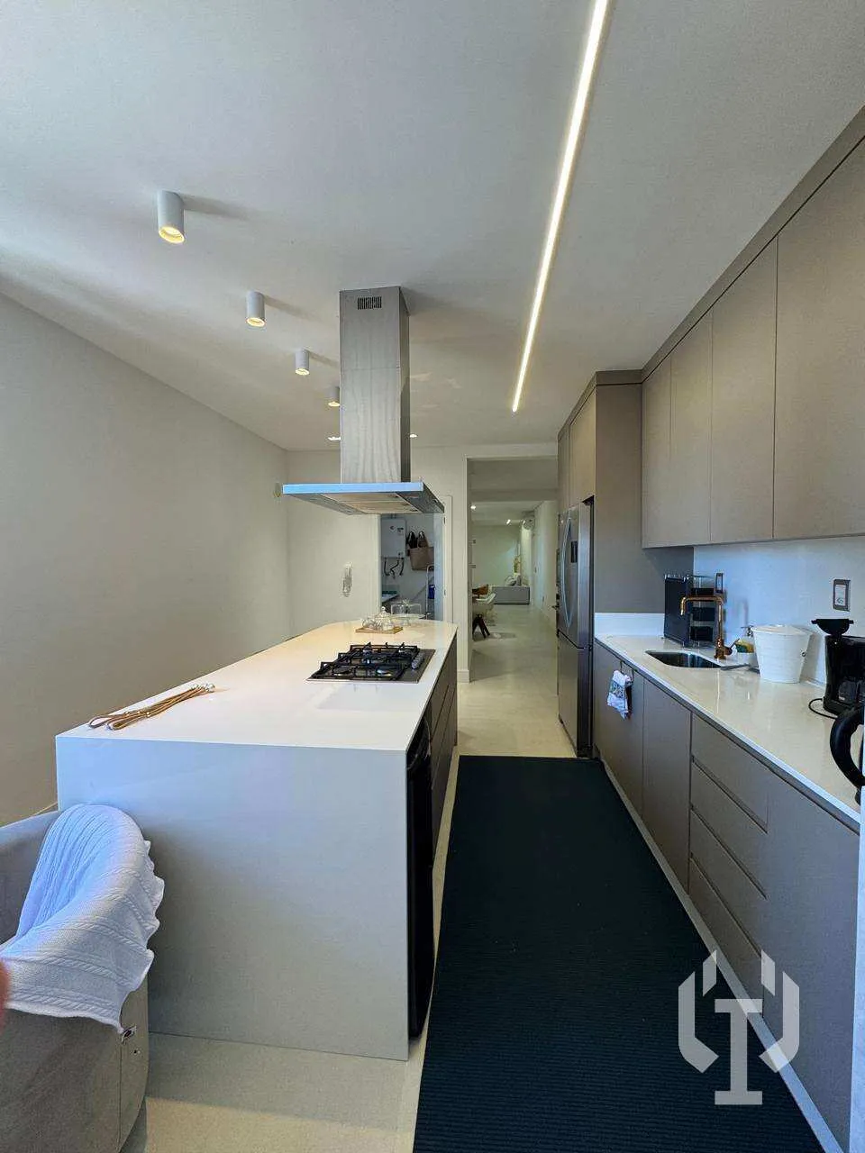 Imagem Apartamento para alugar em Itapema, Meia praia, com 4 quartos, 180m2