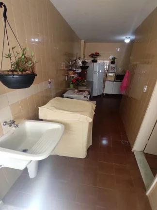 Imagem Apartamento na Praia do Morro com elevador na quadra do mar
