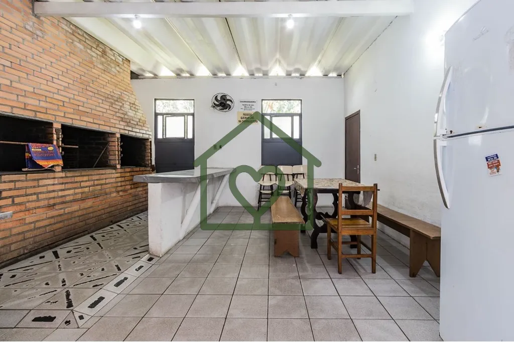 Imagem Descubra seu novo lar neste apartamento reformado na região sul do Brasil, localizado na Rua Albion...