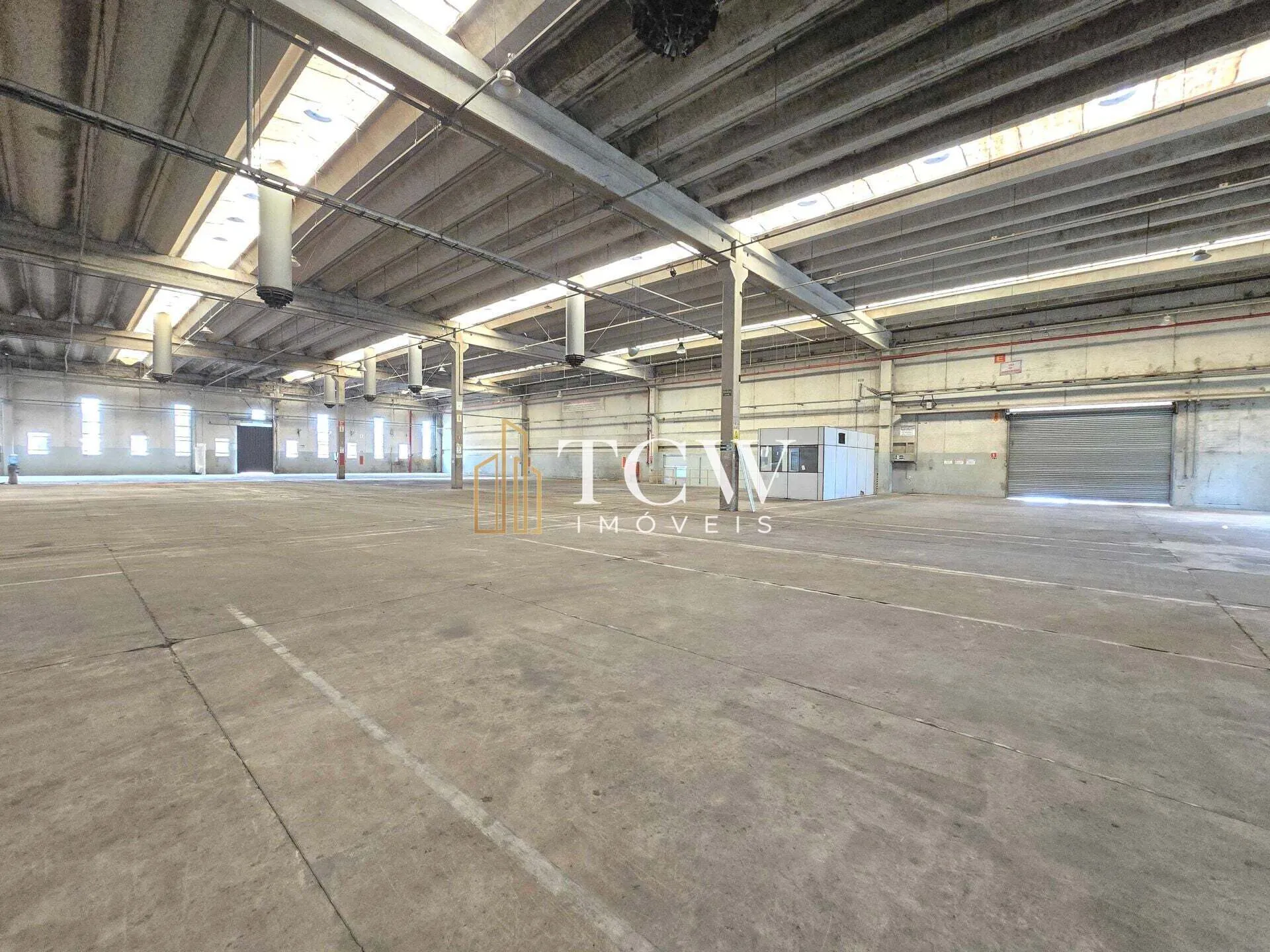 Imagem Galpão Logístico e Industrial com 22 docas para Locação em Suzano/SP | 13.320 m2