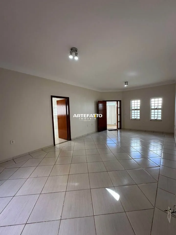 Imagem Casa com 3 dormitórios no bairro Colina do Espraiado