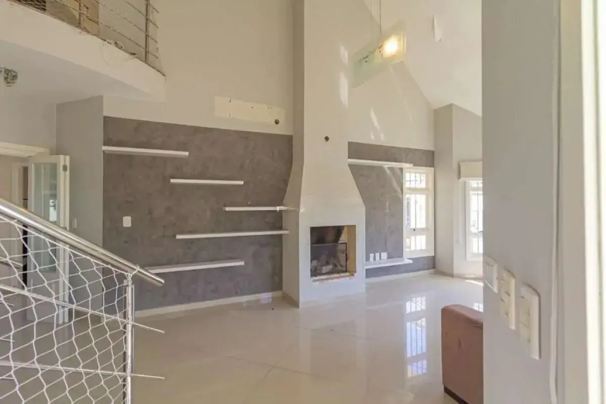 Imagem Casa a venda no bairro Moinhos de vento / Canoas RS com 4 quartos / 1 suite / 2 banheiros / 2 vagas