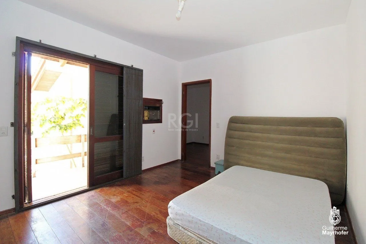 Imagem Casa para Venda - 526.64m², 4 dormitórios, sendo 2 suites, 4 vagas - Teresópolis