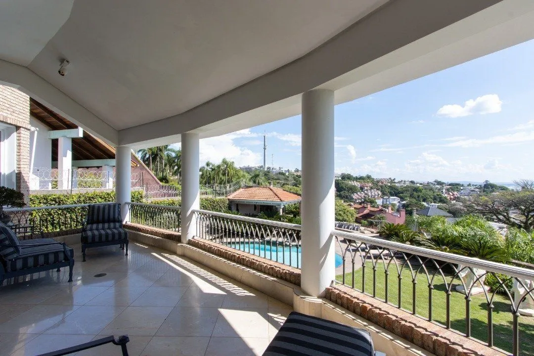 Imagem Mansão maravilhosa . O projeto da casa feita e construída pelos arquitetos