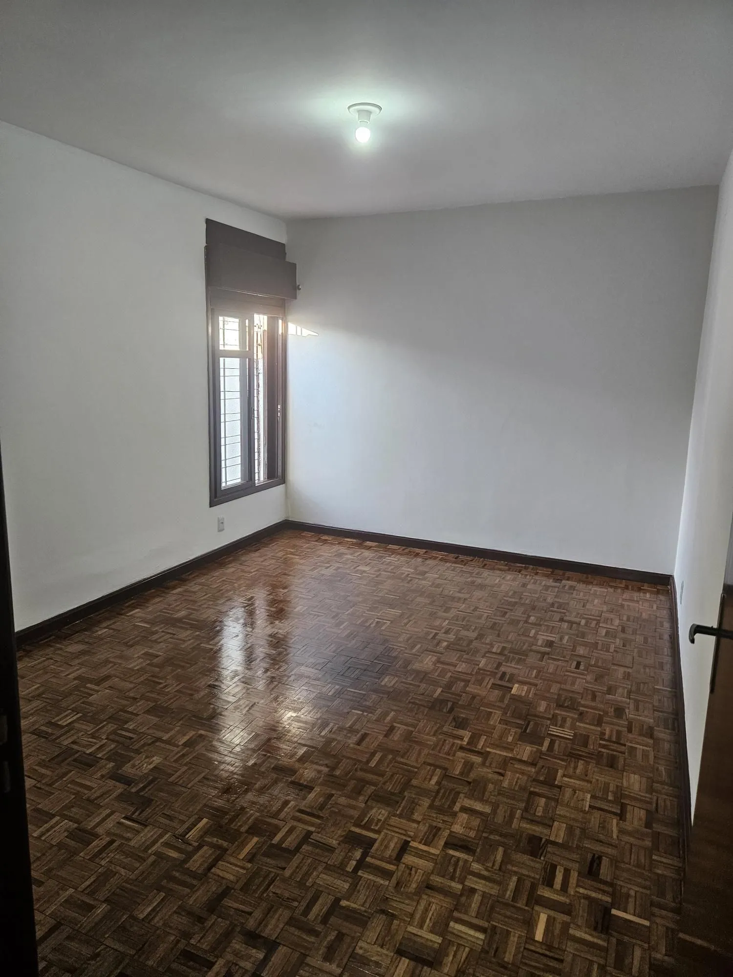 Imagem Casa toda reformada na avenida nonoai