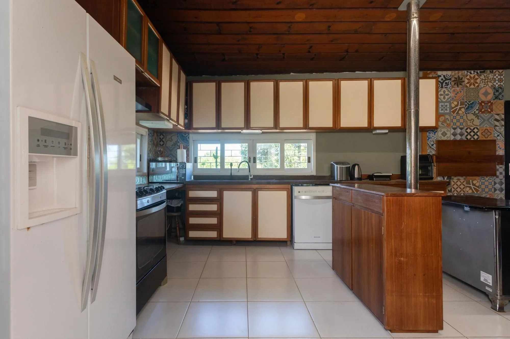 Imagem Casa em Condomínio com 5 quartos, 3 vagas e 350m²