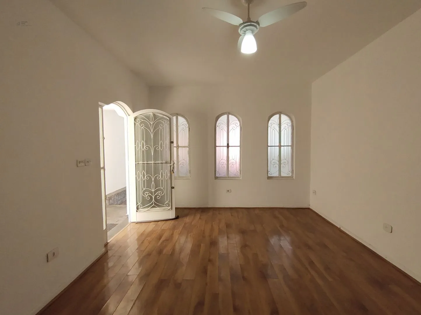 Imagem Sobrado Comercial na Pompeia, 90 m² com 2 Vagas
