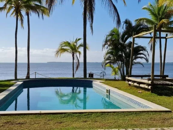 Imagem Casa de Vidro na Ilha dos Tubarões