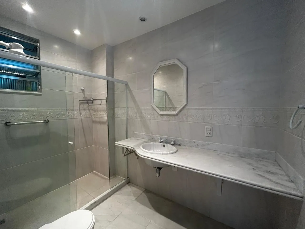 Imagem Apartamento para Venda em Petrópolis / RJ no bairro Centro