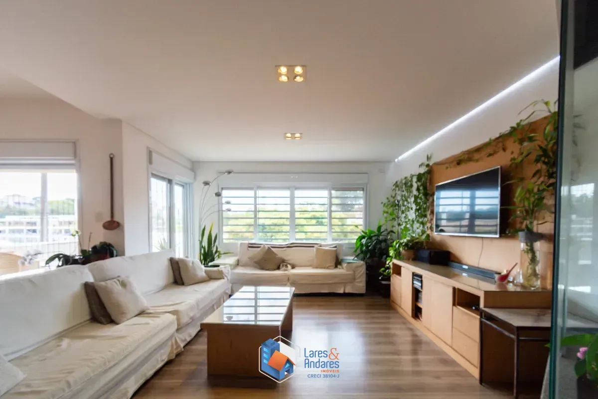 Imagem Casa para venda em Pacaembu com 4 quartos, sendo 3 suítes, 400m²