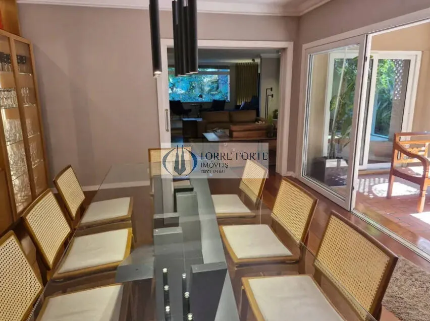Imagem Excelente casa de alto padrão no Bairro Cidade Jardim, com 532 m², única
