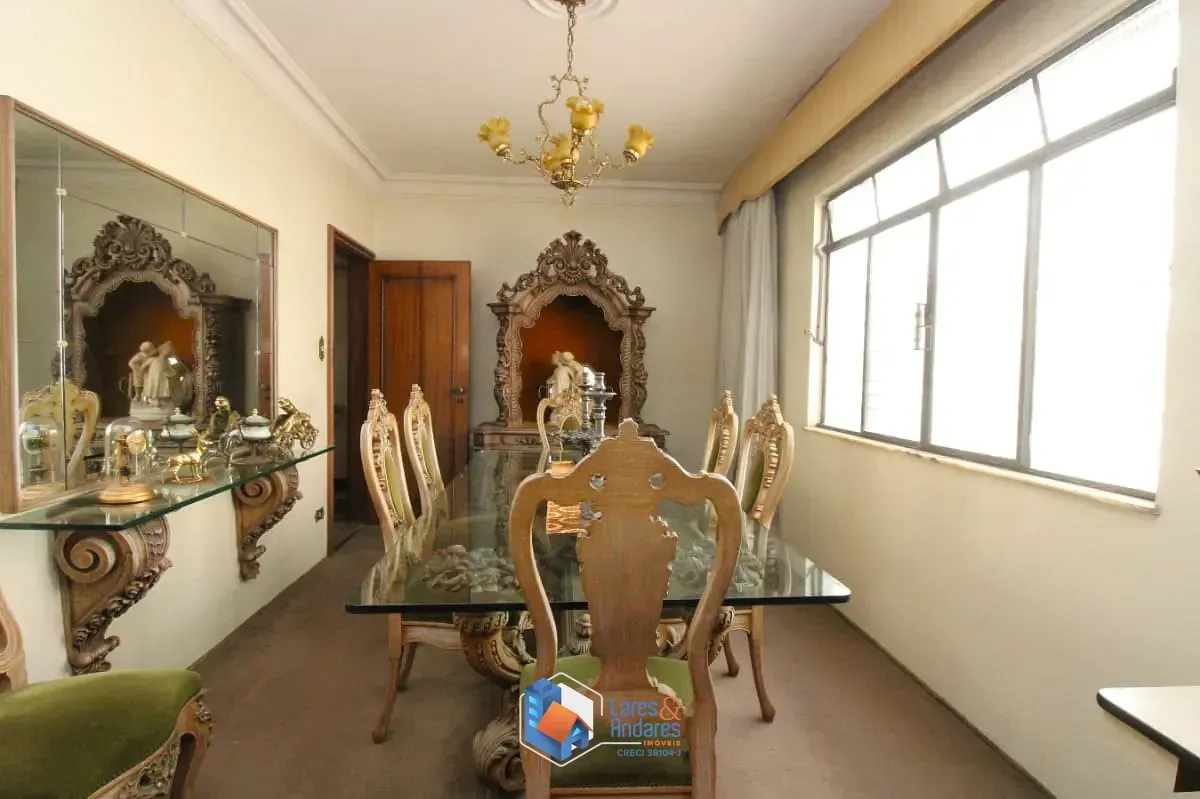 Imagem Sobrado para venda em Jardim da Glória com 4 quartos, sendo 2 suítes, 350m²