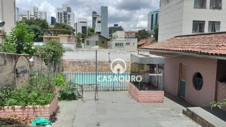 Imagem Casa com 6 dormitórios à venda, 400 m² por R$ 900.000,00 - Serra - Belo Horizonte/MG