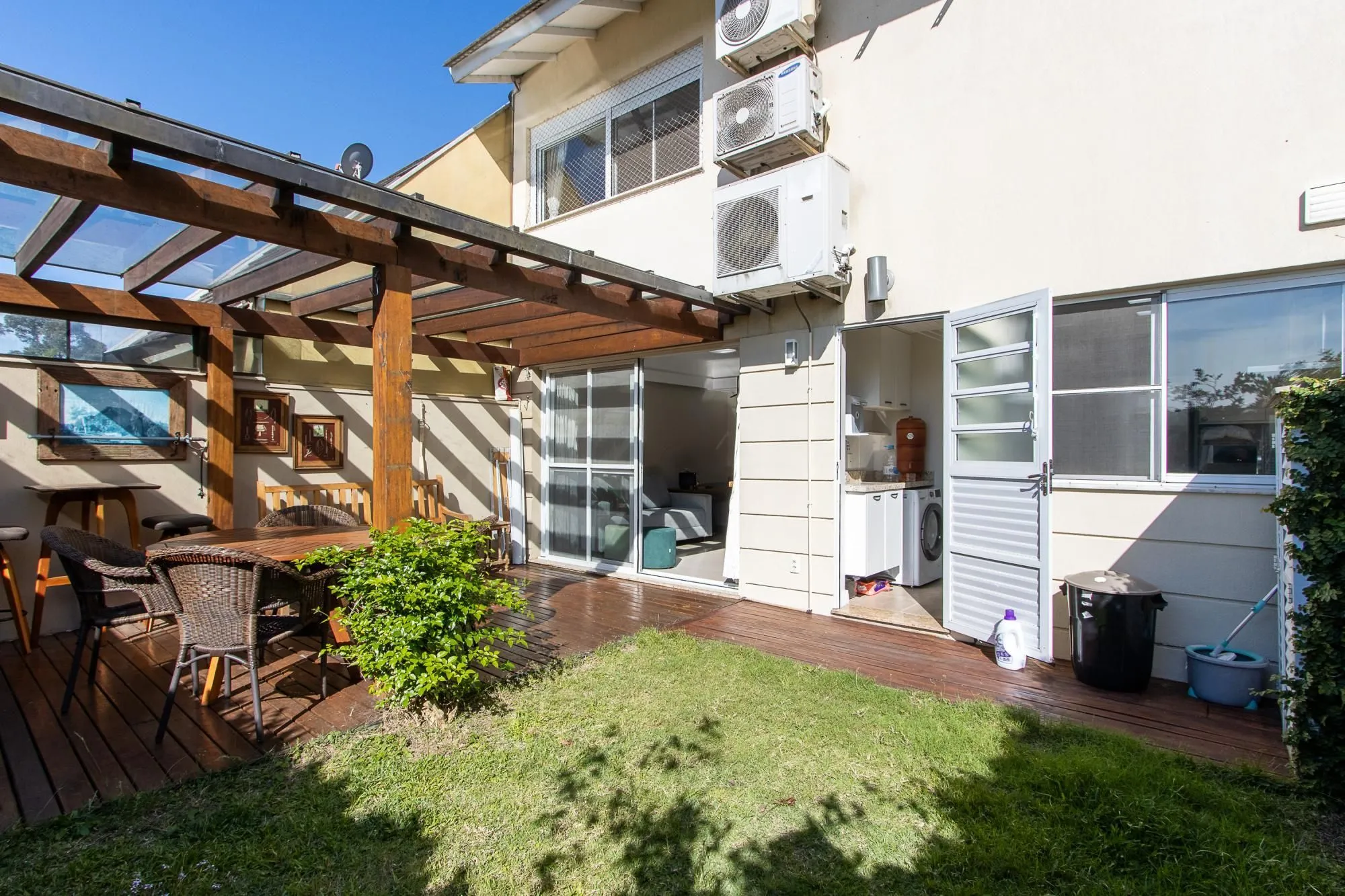 Imagem Casa condomínio | 3 dormitórios | 1 Suíte | 240,82 Privativos | 2 Vagas | Bairro Teresópolis