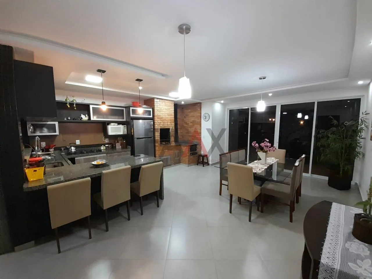Imagem Sobrado Moderno com 2 Suítes, Sacadas e Excelente Acabamento