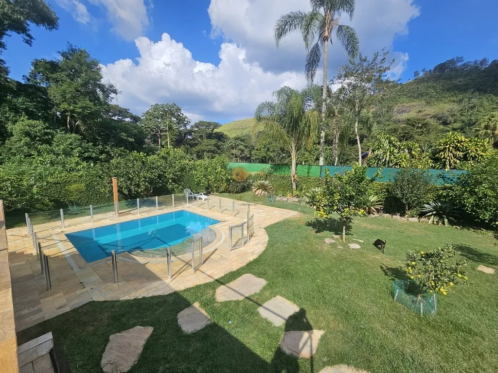 Imagem Casa em Condomínio para Venda em Teresópolis / RJ no bairro Cruzeiro