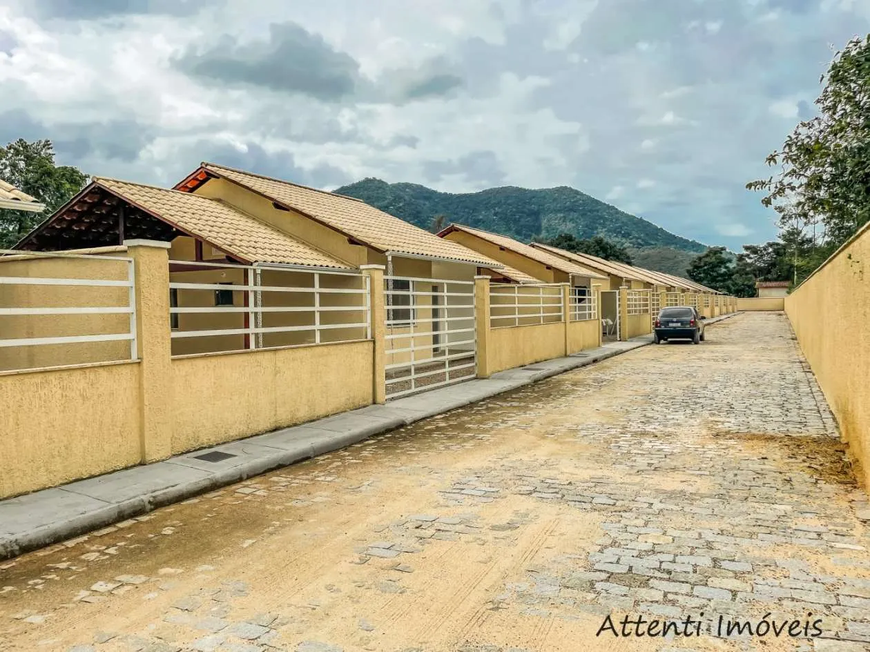 Imagem Casa em Condomínio para Venda em Guapimirim / RJ no bairro Cotia