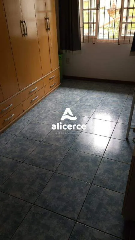 Imagem Casa à venda com 6 quartos 2 suítes, 250m² em Praia Comprida São José