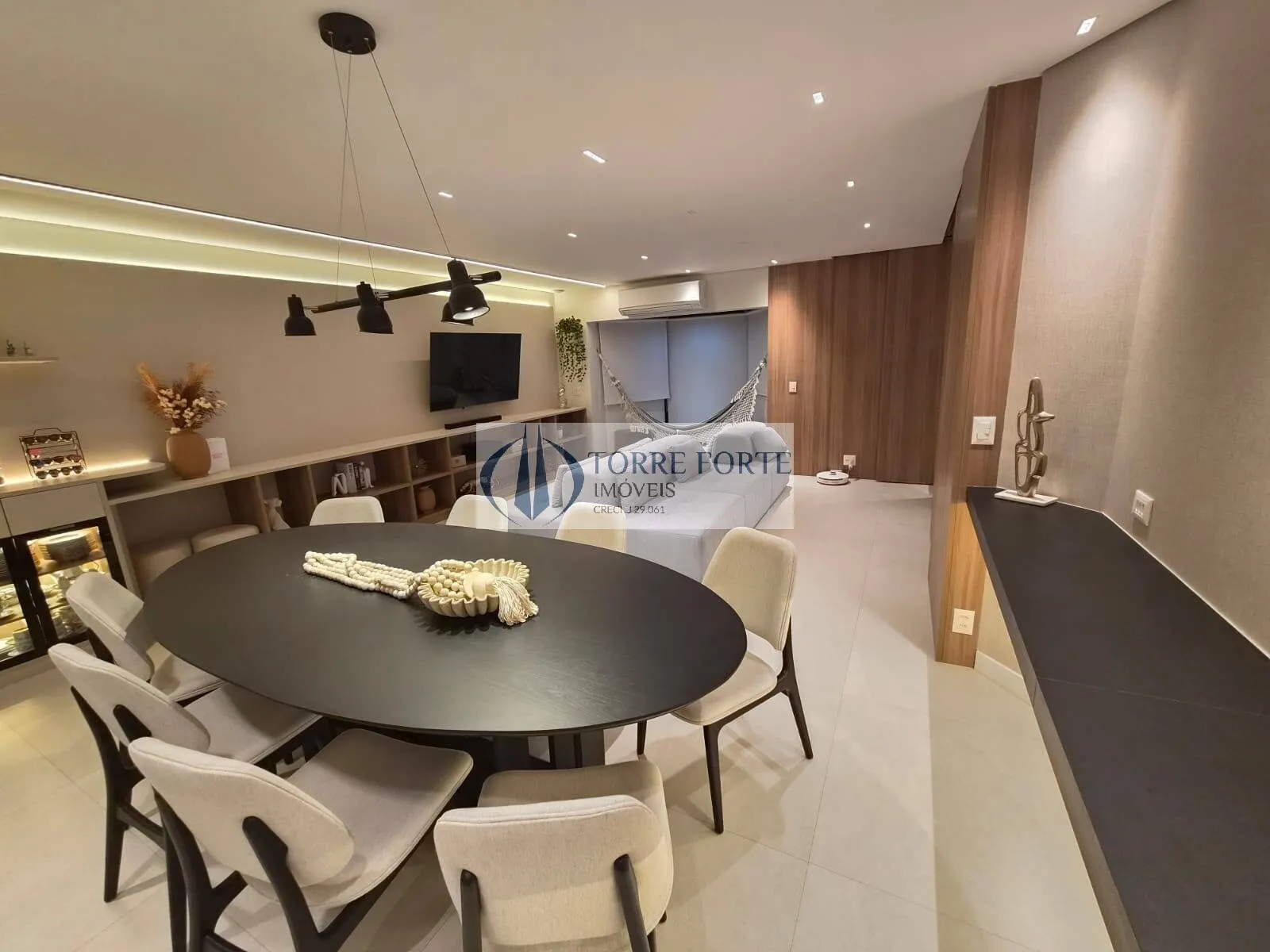 Imagem Excelente apartamento, 170 m² 3 dormitórios sendo 1 suíte máster com closet