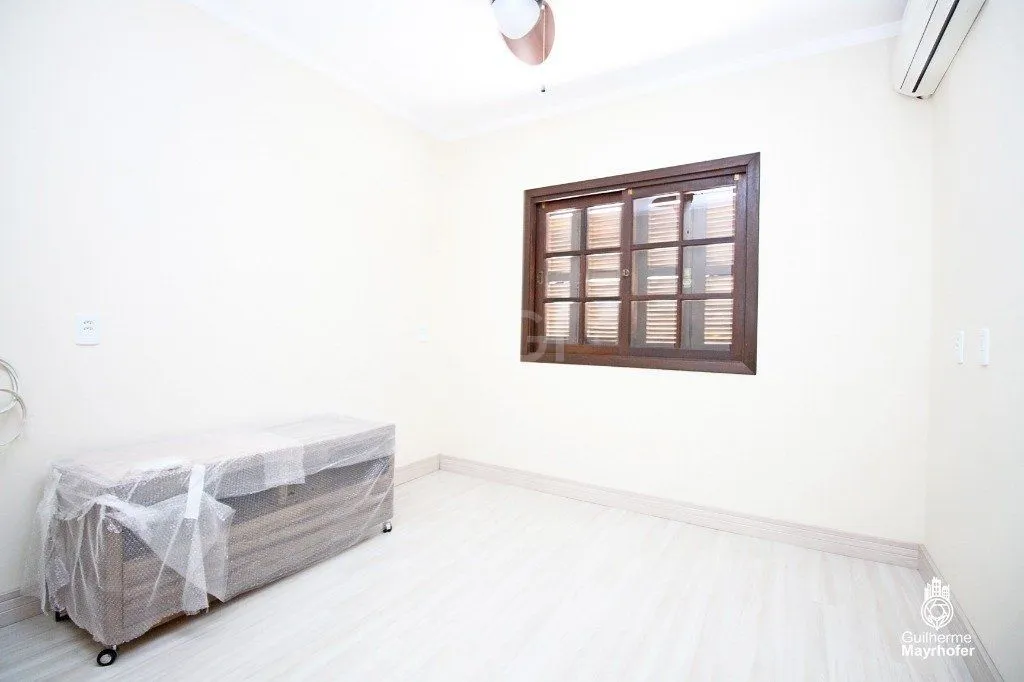 Imagem Casa para Venda - 246m², 3 dormitórios, sendo 2 suites, 3 vagas - Vila Ipiranga