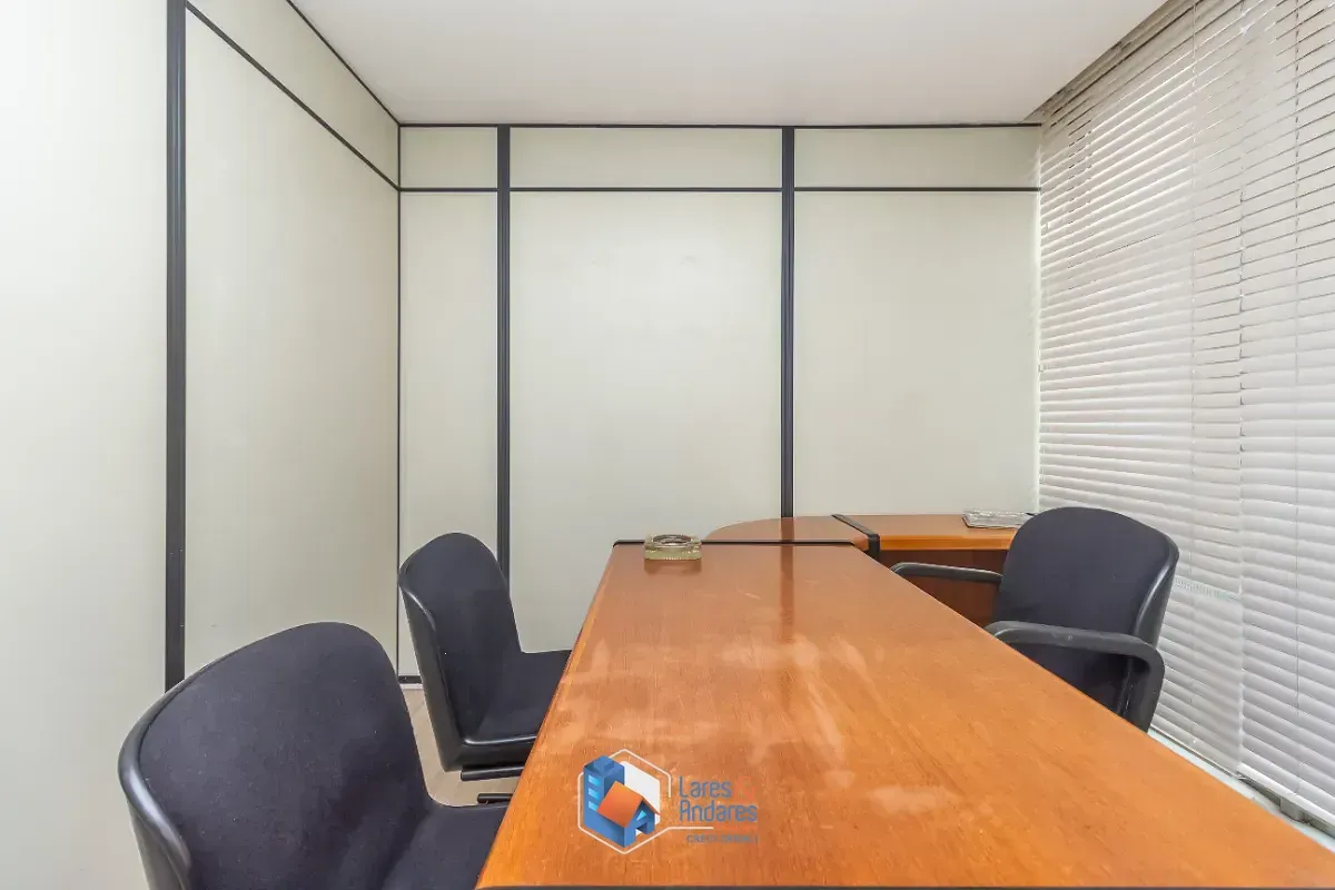 Imagem Conjunto comercial para venda em Cerqueira César, 82m²
