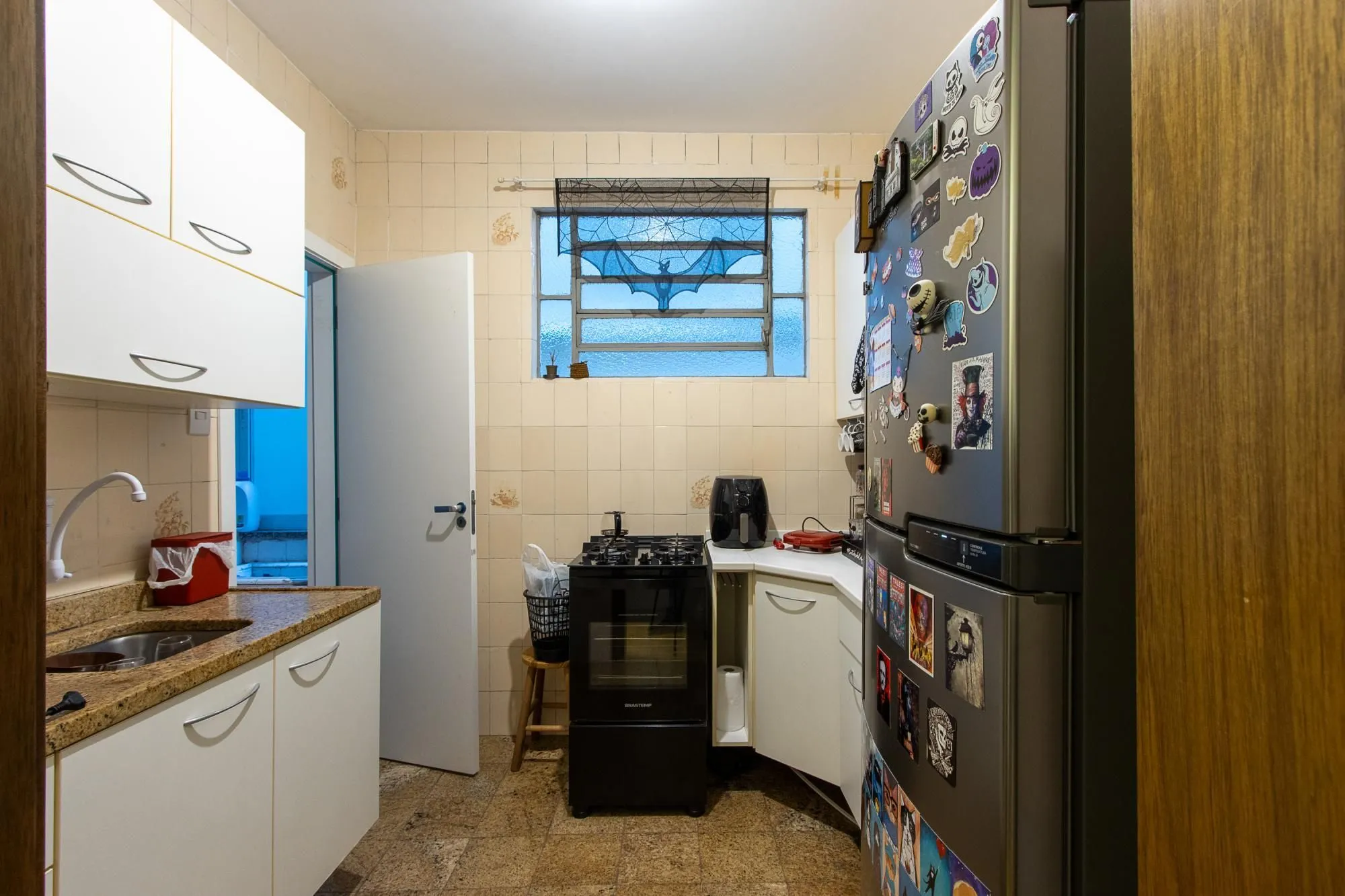 Imagem Apartamento Semi-mobiliado de 2 Quartos no Bairro Bom Fim